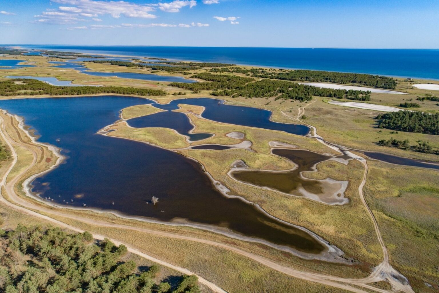 Ділянка земілі, на якій озера